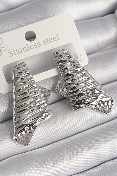 Inure Jewelry أقراط نسائية من النحاس الفضي اللون مع تفاصيل مطوية على شكل لوحة...
