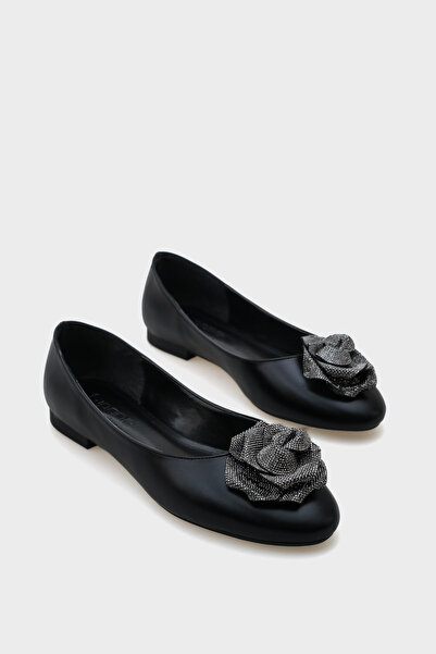 Capone Outfitters Round Toe Stone-Embellished Floral Women's Ballet Flats