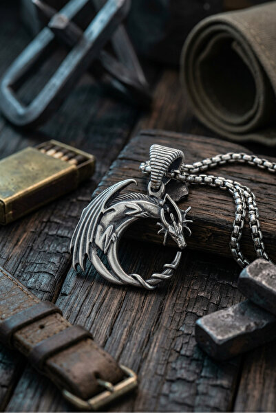 Begondio Winged Dragon Handcrafted Stainless Steel Chain Men's Necklace
