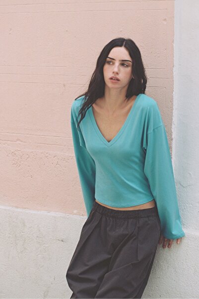 Stradivarius V Yaka Yarasa Kollu T-Shirt
