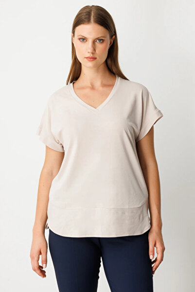 On Fashion V-Neck T-Shirt with Pieces-71476