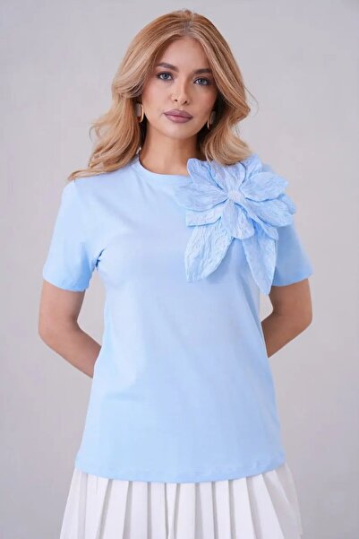 Park Karon Basic T-Shirt με αξεσουάρ τριαντάφυλλου