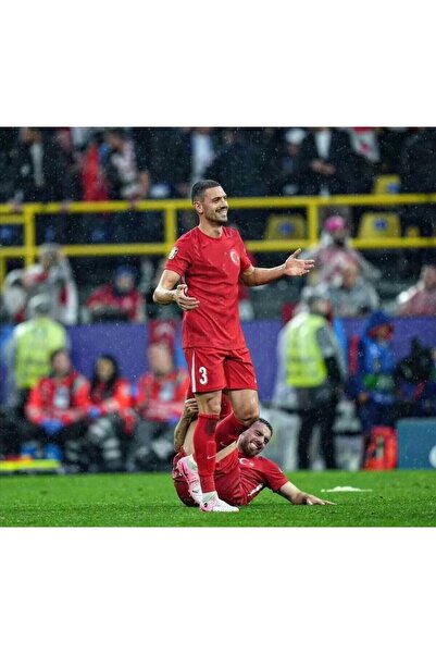 BYSPORTAKUS Türkiye Euro 2024 Merih Demiral Iç Saha Forması (RED))