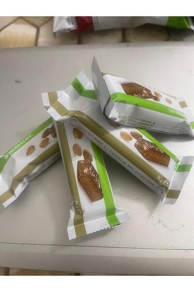 Herbalife Protein Bar – Çikolata Aromalı Bademli (4 X 35G) – Aktif Yaşam Için...