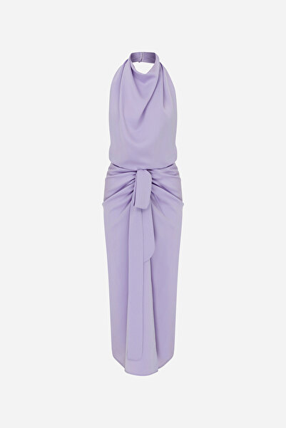 ILA THE BRAND Aries-Satin Midi Dress With Open Back in Lilac