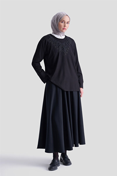 Armine بتمشيط الأسود