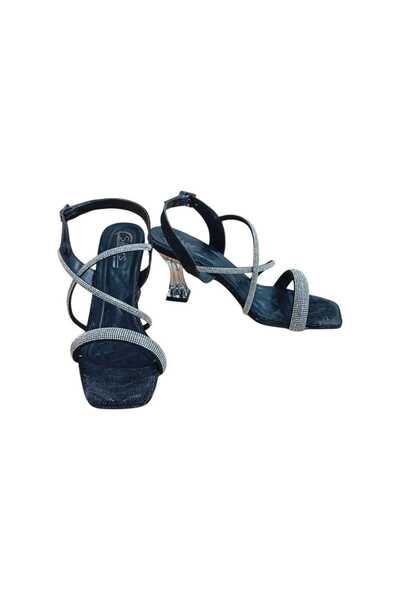 Acarbey Heeled Zenne Cross-Strap Shoes