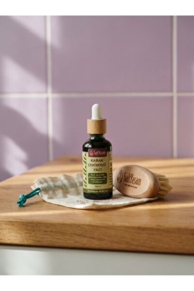 saltyaşam Cold Pressed Pumpkin Seed Oil & Nail Care Brush