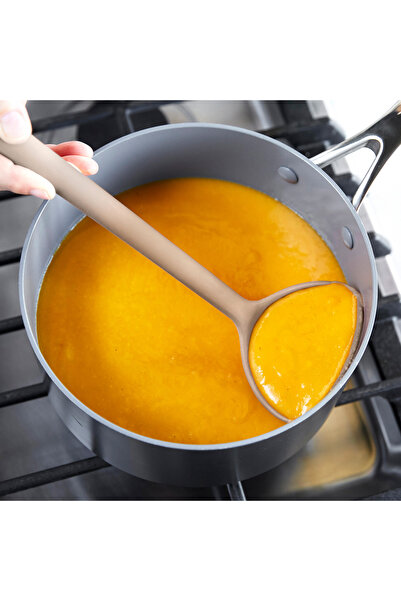 Greenpan مغرفة سيليكون باللون البيج |   سيليكون بلاتيني |   خالي من مادة BPA |   200 ° مقاوم للحرارة |