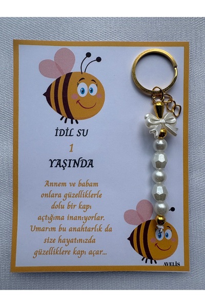 24 adet fiyonk ve inci boncuk detaylı Kişiye Özel Doğum Günü Hediyelik Anahtarlık – Arı Temalı İsim Baskılı Hatıra Kartı