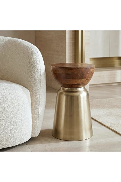 Vi Markets A stylish side table combining natural Indian mango wood with a lu...