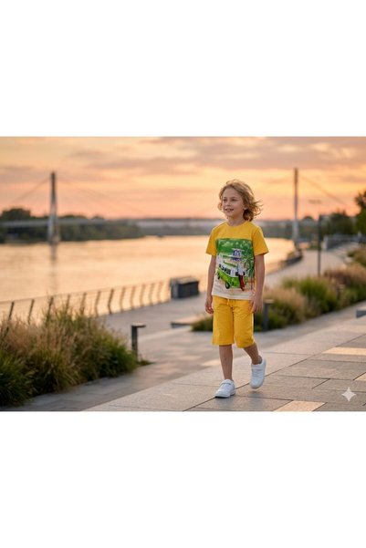 Hilal Akıncı Kids Erkek Çocuk %100 Pamuk Bisiklet Yaka Baskılı Tişört ve Şortlu 2`li Takım