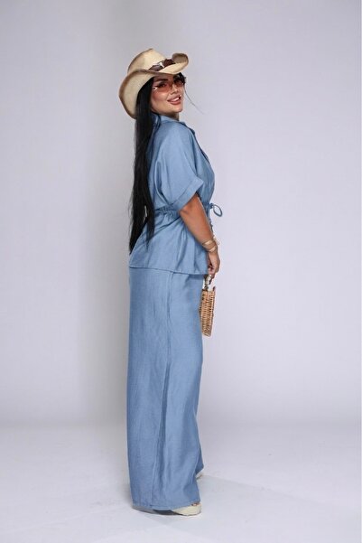 Pretty Women's set with shirt and long flowing pants