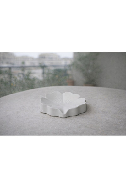 FONOON Leaf-Shaped Base Made of Plaster