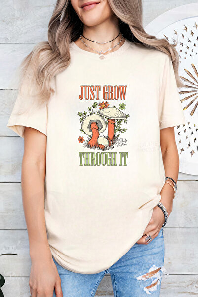 Sarah's Boutique Women's T-shirt – 100% cotton – Mushroom Grow