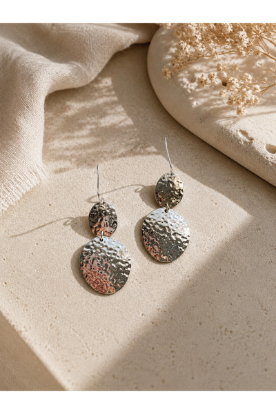 COLLECTİON Altın Renk Dokulu Oval Sallantılı Küpe Bohem Şık Kadın Takı