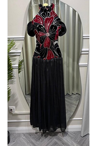 Mar style Embroidered High-Neck Dress with Luxurious Floral Details