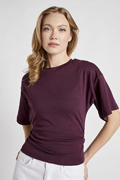 Arma Life ARMALIFE 11808 BİS YAKA YARIM KOL BÜZGÜ DETAYLI KADIN T-SHIRT