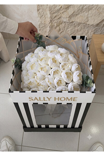 Sally Home İsim Yazılı Özel Kutulu 41'li Krem Şakayık Buketi - Gelin, Mezuniyet & Sevgiliye Hediye
