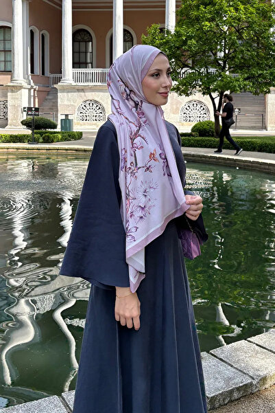 Madame Polo Sage Pattern Italian Silk Shawl - Pink