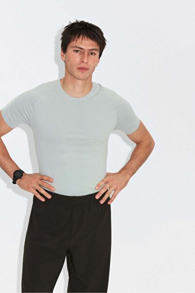 H&M Muscle Fit Sports T-shirt with DryMove™