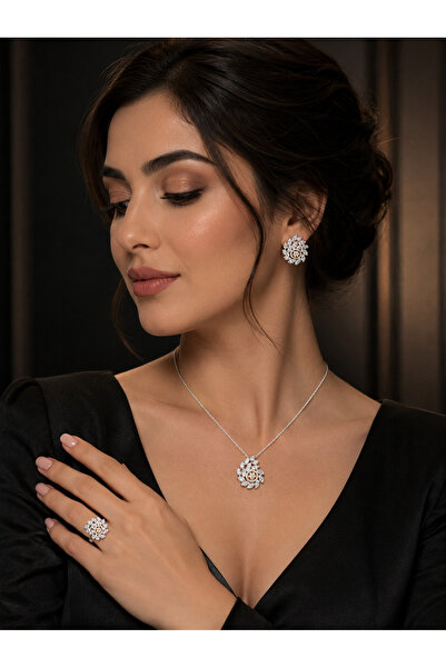 Generic Set of Chain and Earring with Zircon Color Silver