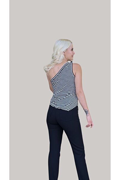 Unique TRICOU