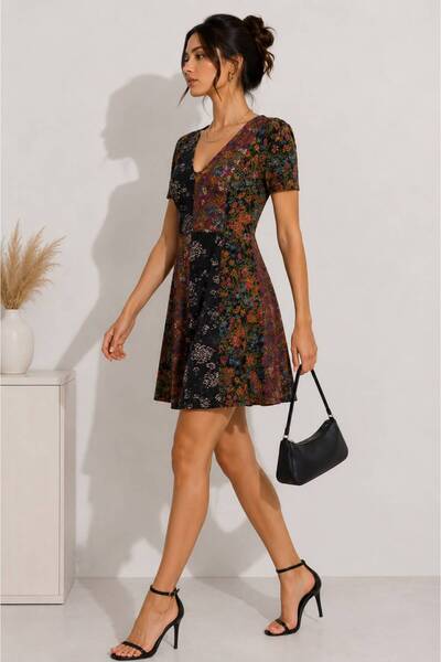 THB.Edition Floral Print V Neck Mini Dress