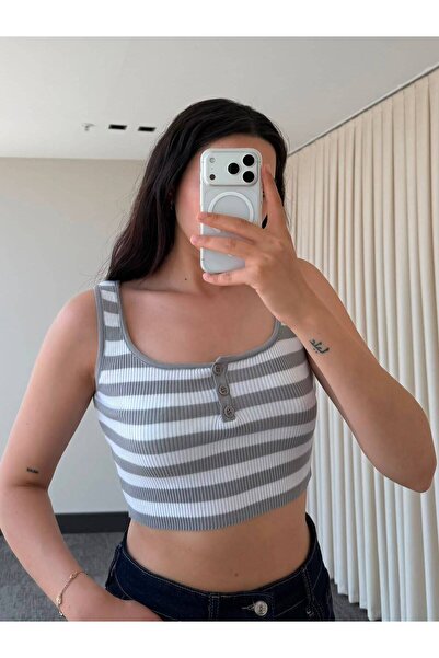 My Blog Gray Three-Button Crop Bodysuit - 2Y3981