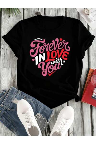 1001 Line تيشيرت نسائي بتصميم 'Forever Love You' باللون الأسود، مصنوع من مواد...