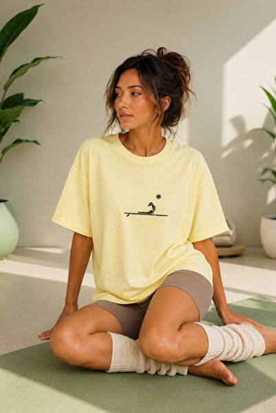 GIA - ART Tricou oversize pentru femei, galben cu imprimeu Zen Aura – Decolte...