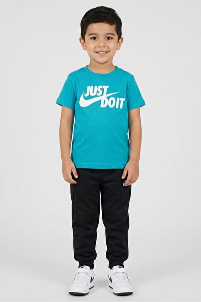 Nike تي شيرت للأطفال الصغار مطبوع عليه رسومات، لون فيروزي