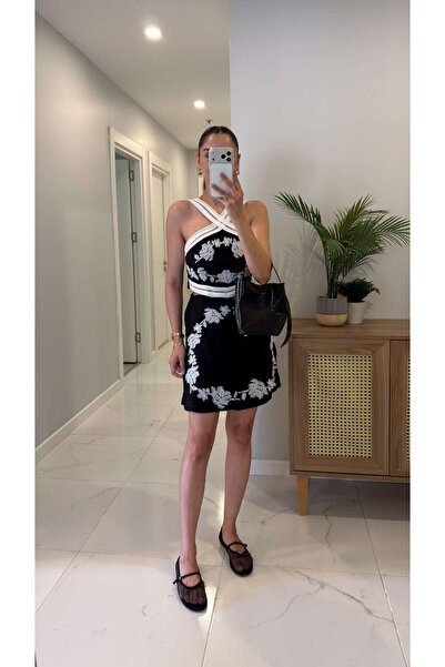 BİRCANÇİL Tenna Black Embroidered Detailed Backless Dress