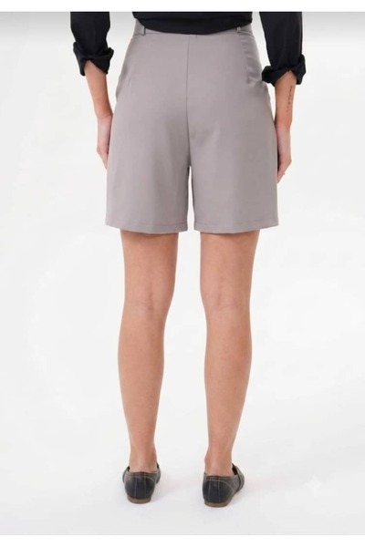 LAVA FASHION These High-Waisted Shorts Are Designed for Successful Women.