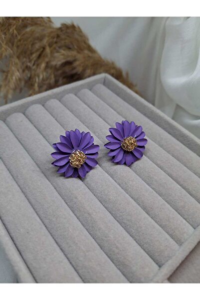 Kaan Accessoire أقراط بتصميم زهرة أرجوانية مع تفاصيل ذهبية أنيقة للنساء