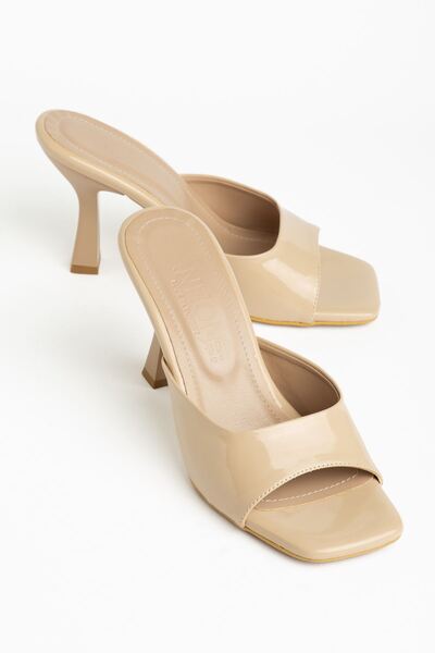 Zerenyus Zri̇n-687 Exclusive Beige Patent Leather Single Strap Square Heeled ...