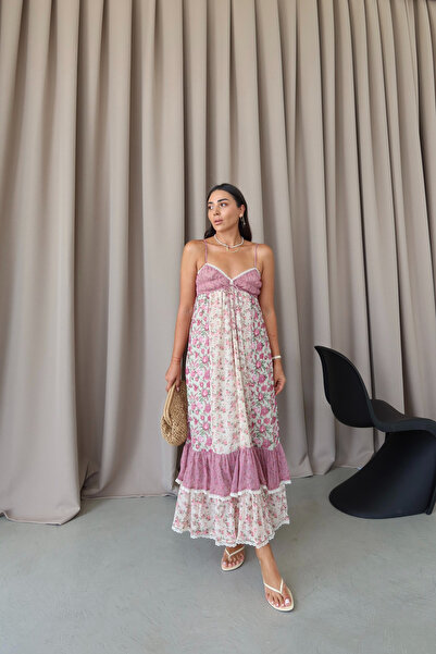 Özge Özgenç Lace Detailed Floral Dress