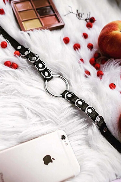 Angels Passion Adjustable Stylish Leather Choker Neck Accessory with Ring Detail
