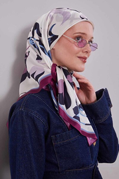 Levidor Violet Tulip Pattern Crystal Scarf