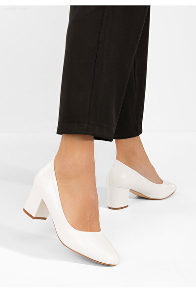 B T Shoes Pantofi cu toc gros Selinay albi