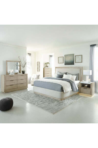 Ashley Furniture طقم هينينغتون كينج مع خزانة