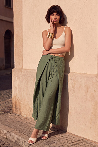 BARRELS AND OIL Women's Trousers with Tie Front Detail - Olive
