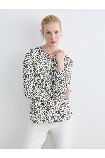 LC Waikiki Trendlucky Contrast Collar Floral Blouse