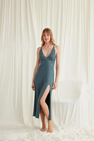 SS HOME CONCEPT Chest and Back Low-Cut Lace Slit Nightgown