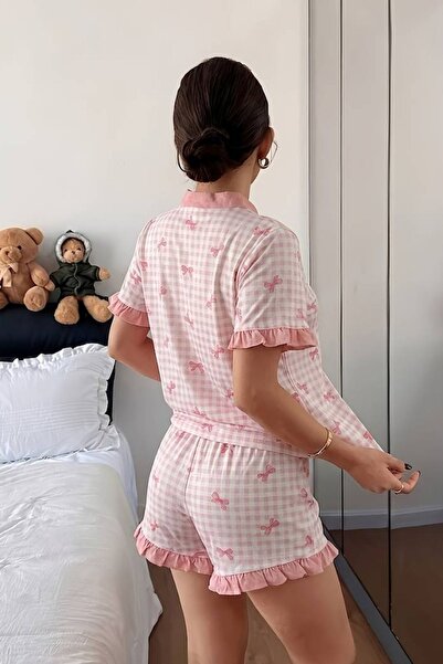 BELLA NOTTE Pembe Pötikare Fiyonk Desenli Fırfır Detaylı Kadın Şortlu Pijama Takımı