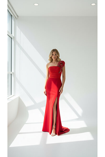 holie dress TEK OMUZ TAŞ İŞLEMELİ DRAPELİ YIRTMAÇLI BALIK MODEL UZUN ABİYE EL...
