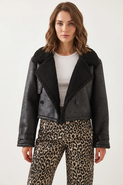Efnaz style Women's Detailed Crop Laminated Black Coat