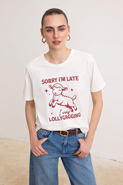 Trendyol Collection Tricou tricotat cu mânecă scurtă, cu imprimeu ecru, croia...