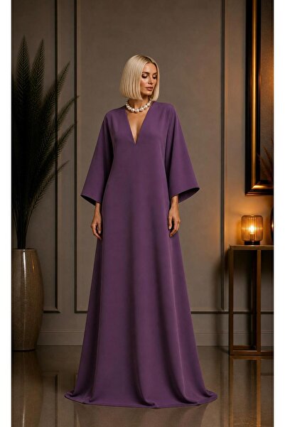 ALYEL NAKER Elegant Crepe Maxi Dress with V-Neck and Wide Sleeve Detail