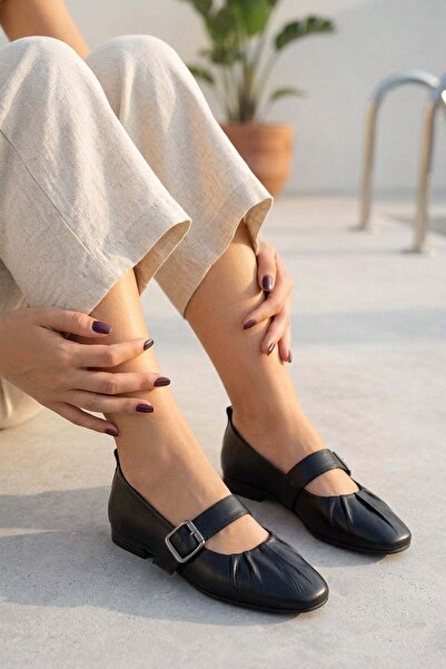 Stilbagshoes حذاء نسائي مسطح من الجلد الأصلي من LEXY مع إبزيم وتفاصيل مطوية ب...